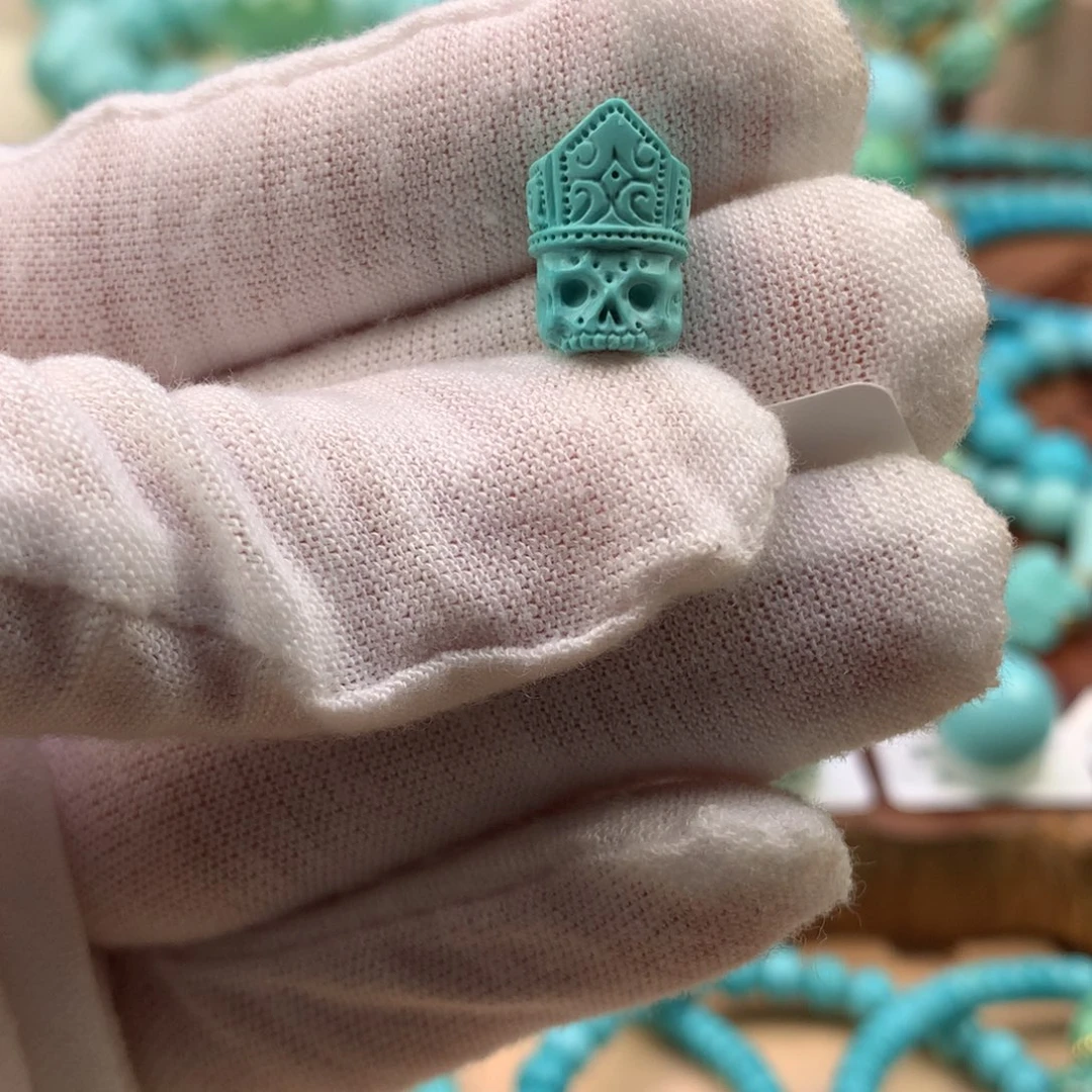 绿松石未镶嵌珠宝奇石高瓷绿骷髅9.2*11.6mm