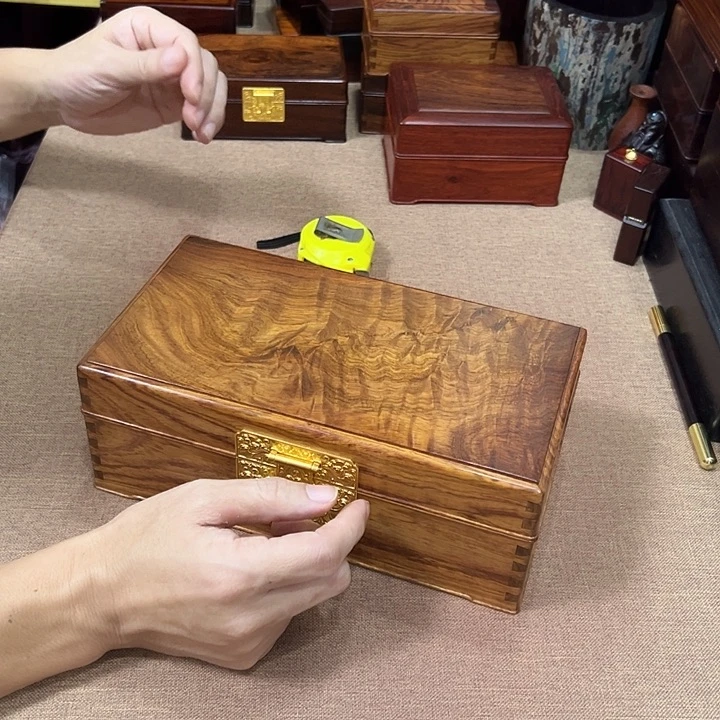 用***3贡木黄花梨翻盖首饰盒