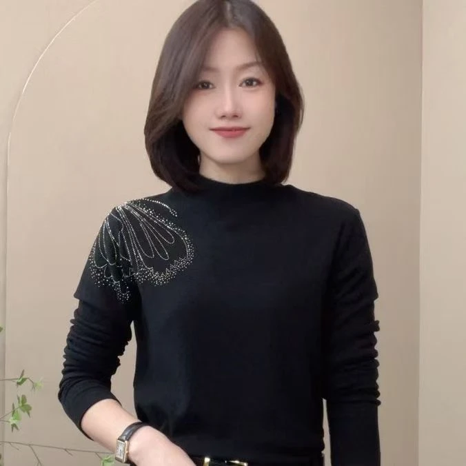 时尚秋冬半高领加绒保暖长袖T恤女小衫洋气减龄遮肚打底妈妈上衣