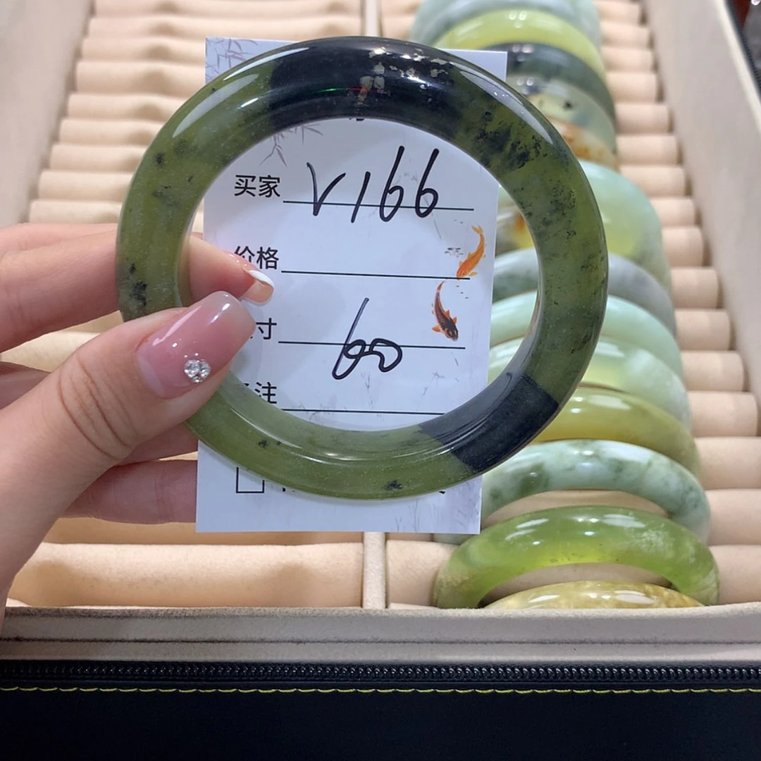 【闪购商品】蛇纹石玉未镶嵌手镯