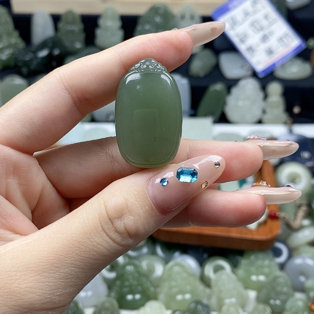 蜡***呀和田玉未镶嵌颈饰无事牌0209