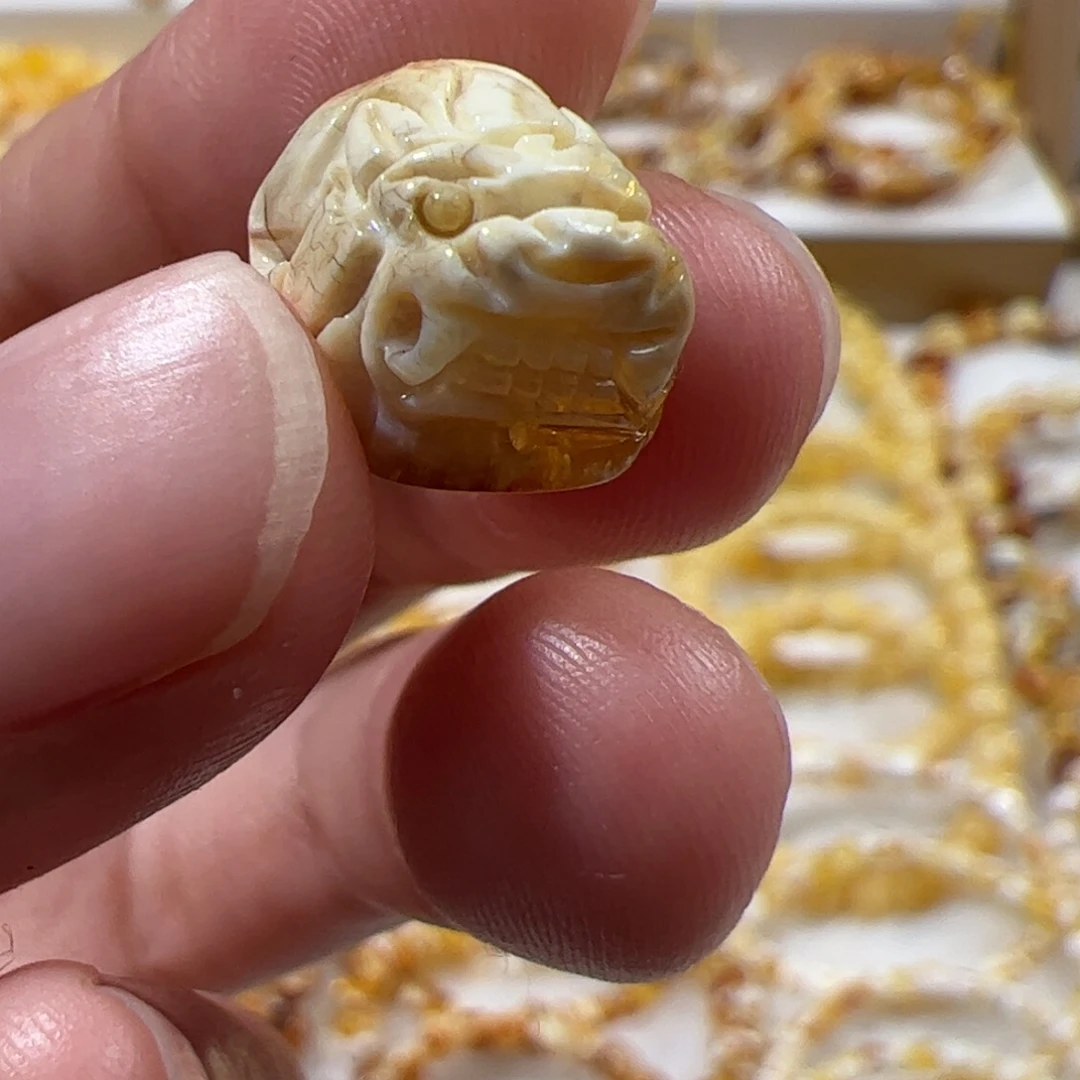 琥珀未镶嵌珠宝奇石