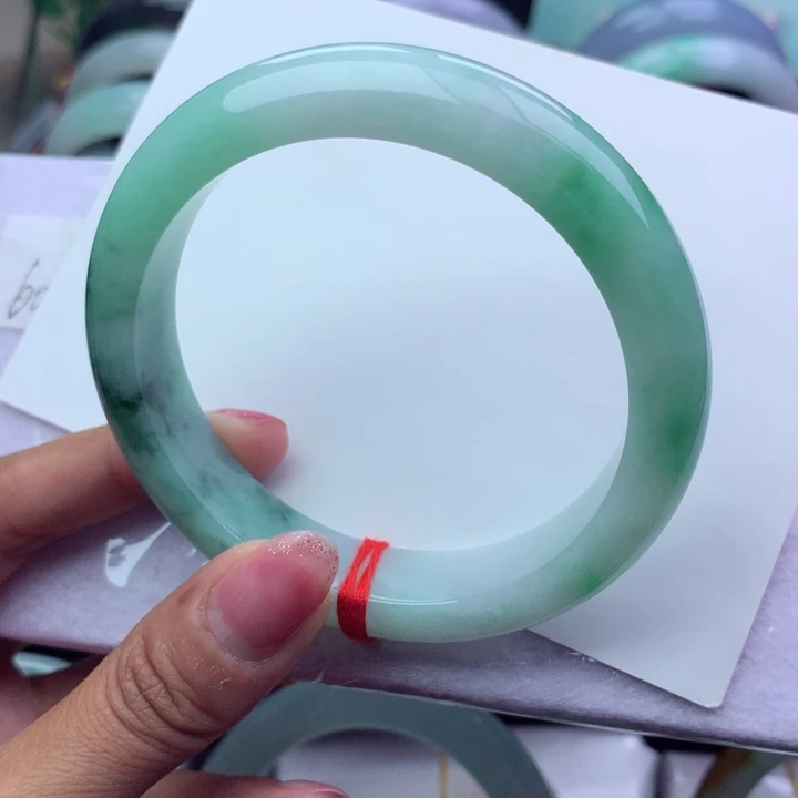 翡翠手镯未镶嵌天然缅甸翡翠手镯
