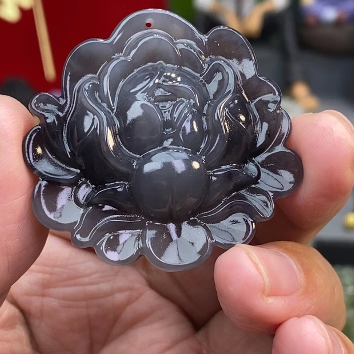 沐****和田玉未镶嵌颈饰