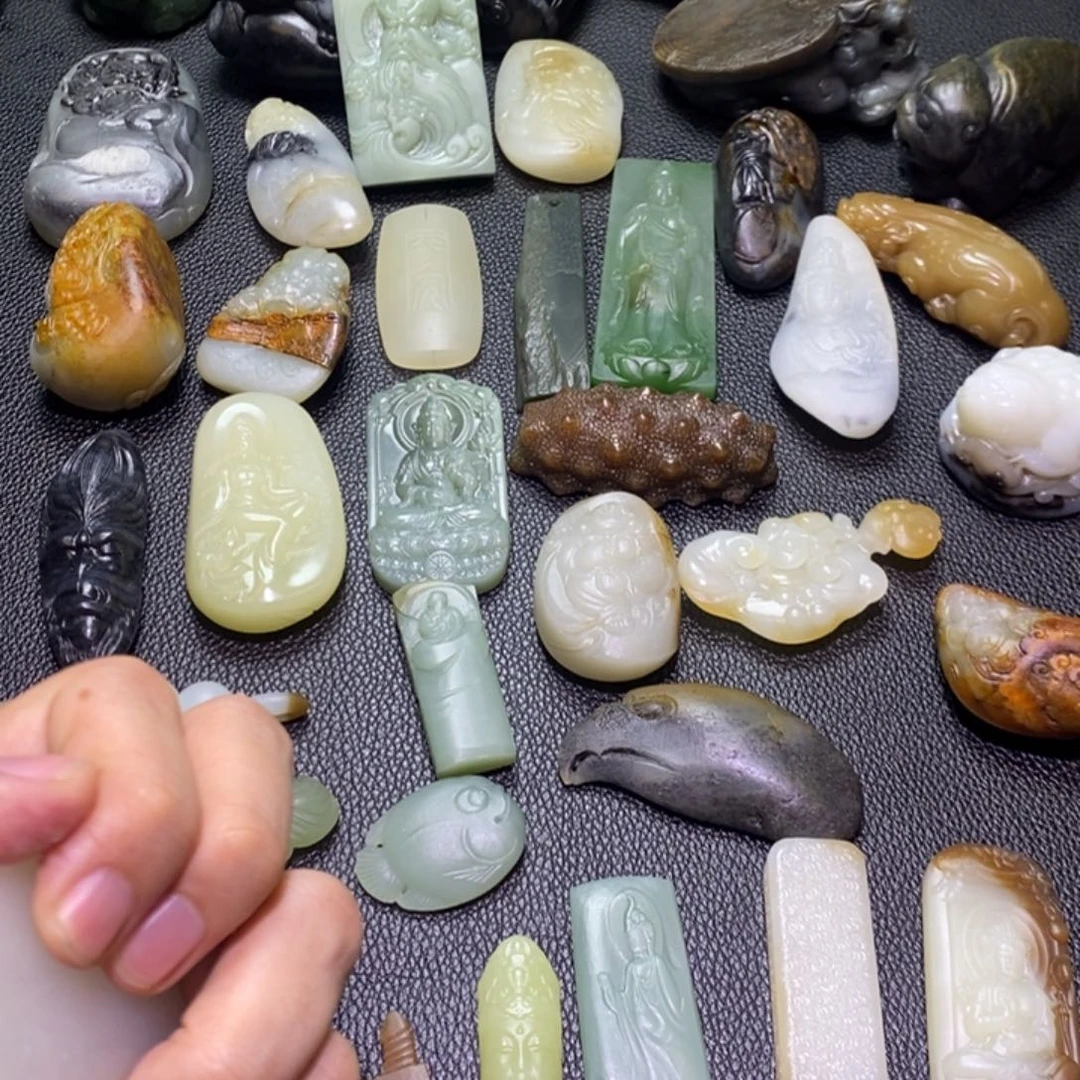 未镶嵌和田玉挂件