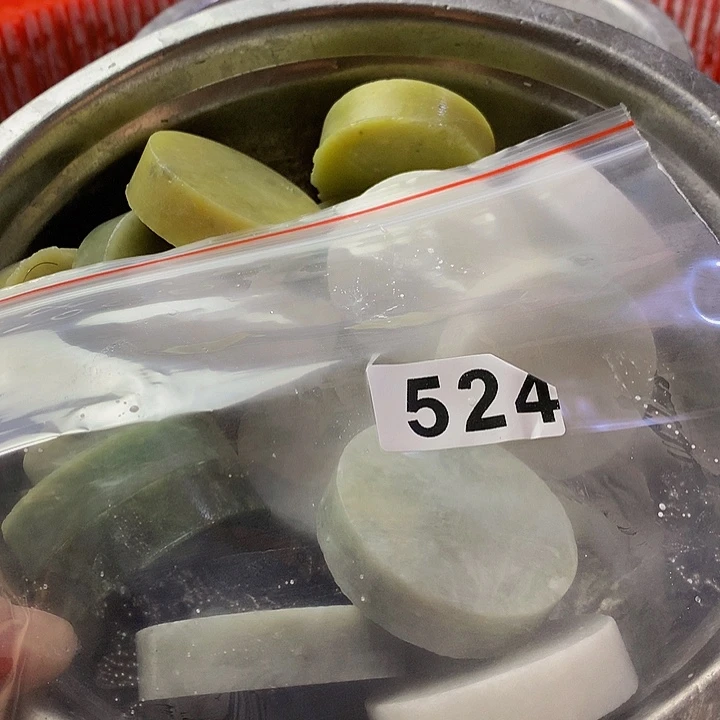 蛇纹石玉珠宝半成品未镶嵌阿*