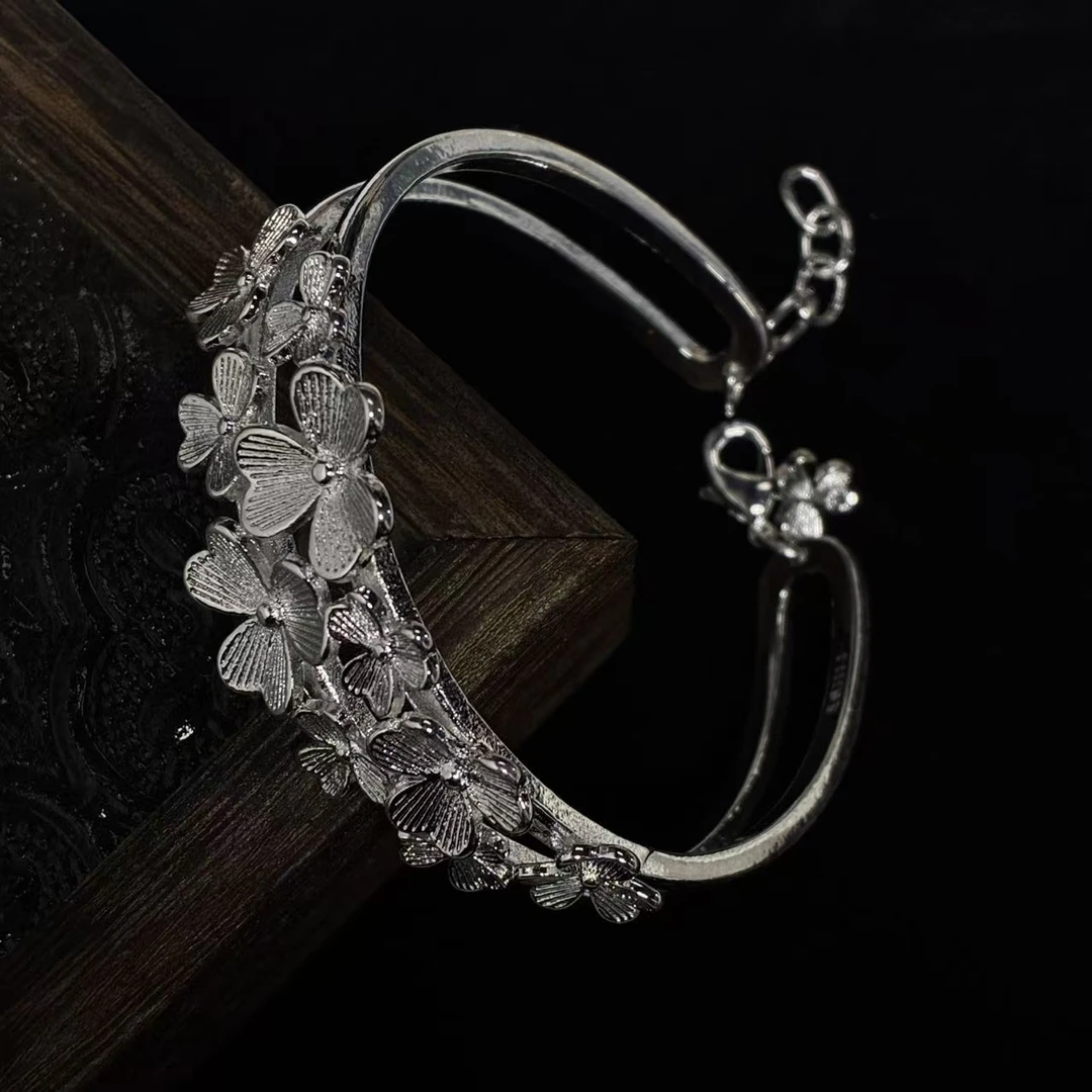 【抓紧处理】过年礼物ins风轻奢女款生肖挂饰 F581