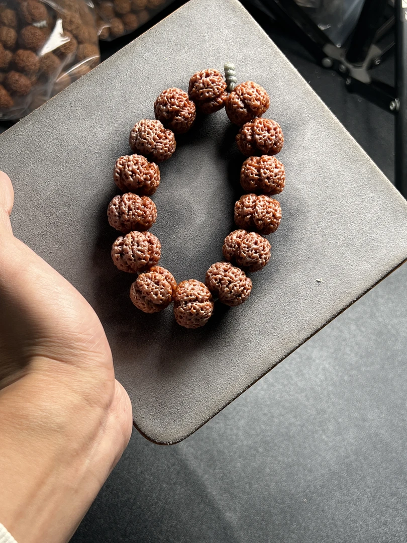 梁-五星梅花蜂王大金刚手串