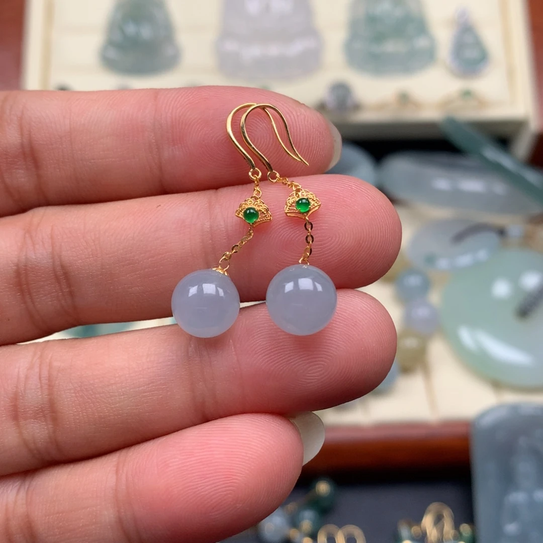 18K金镶嵌翡翠耳饰珠子