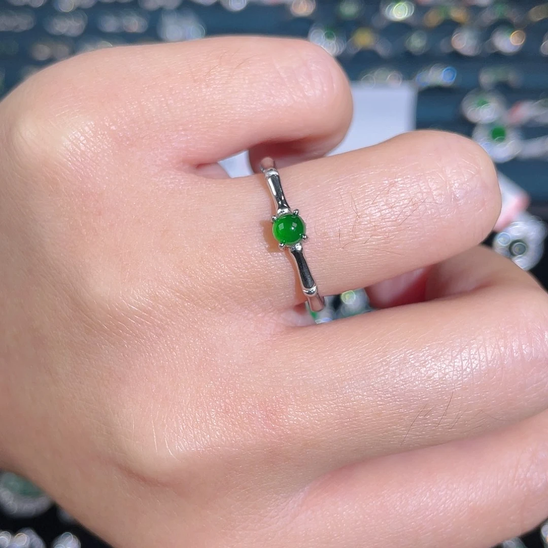 未镶嵌戒指翡翠戒指