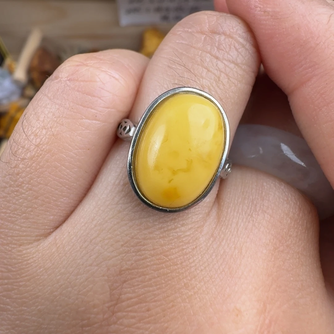 琥珀未镶嵌裸石戒指