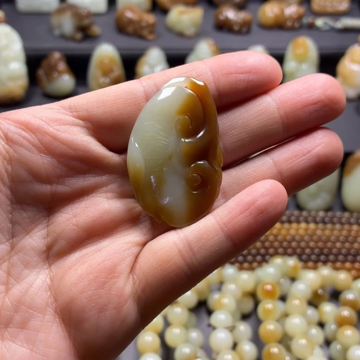 和田玉（糖玉）未镶嵌颈饰