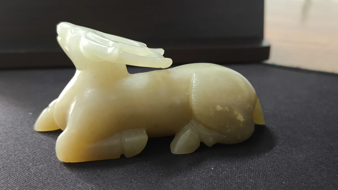 瑞兽鹿玉摆件可爱小动物