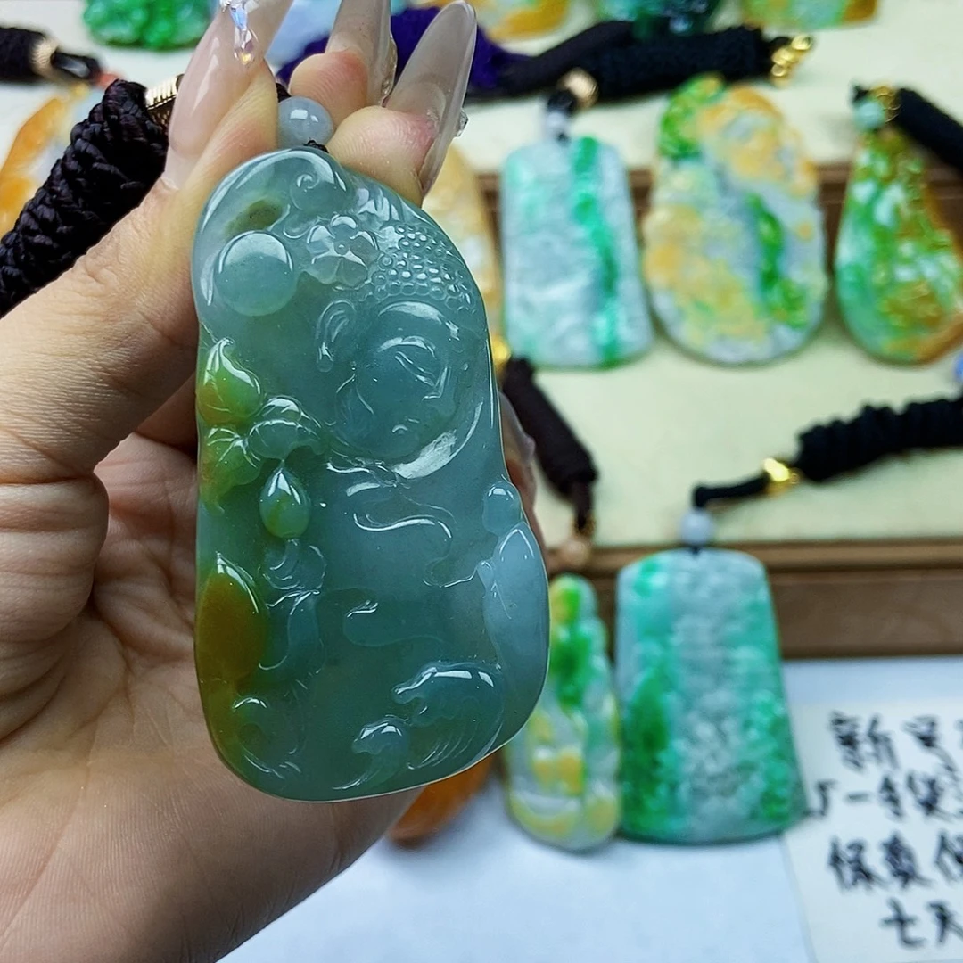 翡翠未镶嵌颈饰翡翠