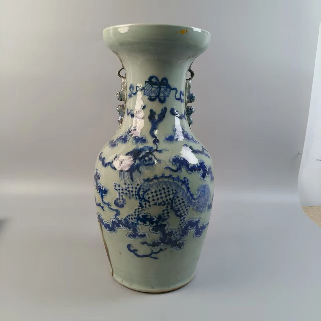 18 186 清晚期 青花麒麟纹双耳盘口瓶-5170165