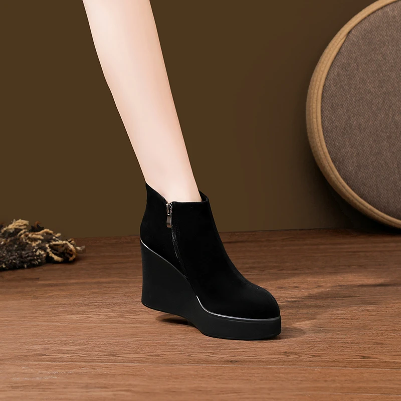 10.5cm圆头坡跟磨砂皮短靴复古超高跟厚底女靴小个子增高秋冬踝靴