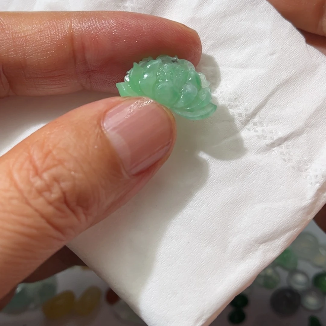 未镶嵌定制翡翠莲花