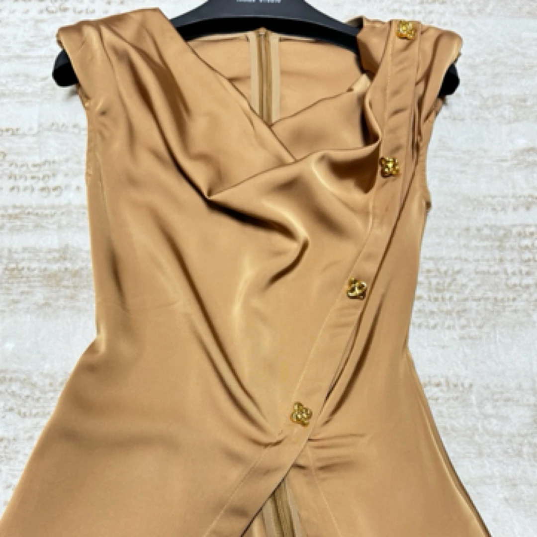 【猫本家】韩家棕色缎面堆堆领套装