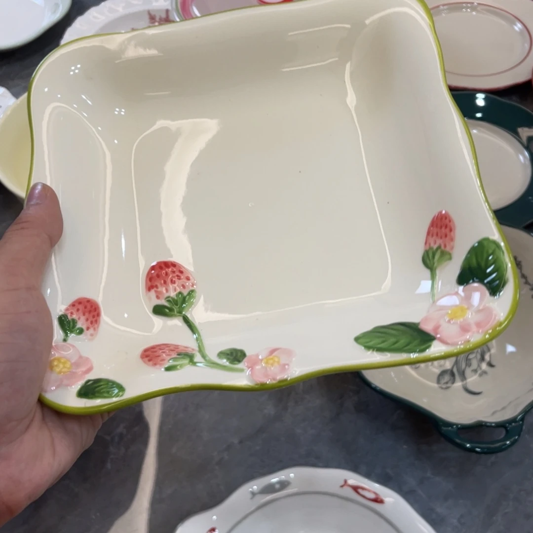 陶瓷微瑕餐具介意勿拍,满18飞!