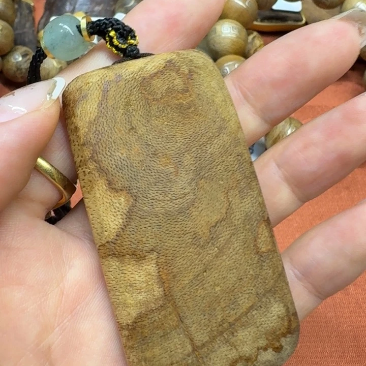 大叶紫檀（黑酸枝木类）