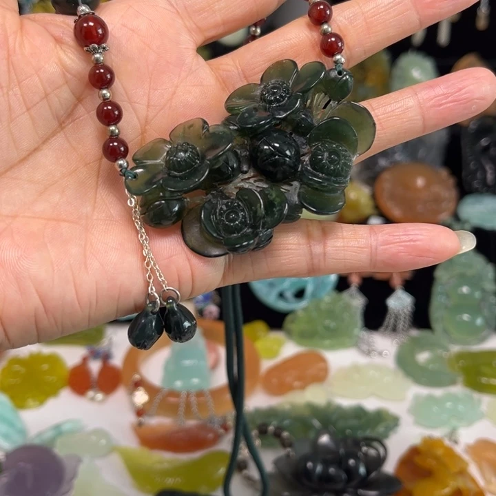 蛇纹石玉未镶嵌吊坠(赠链)