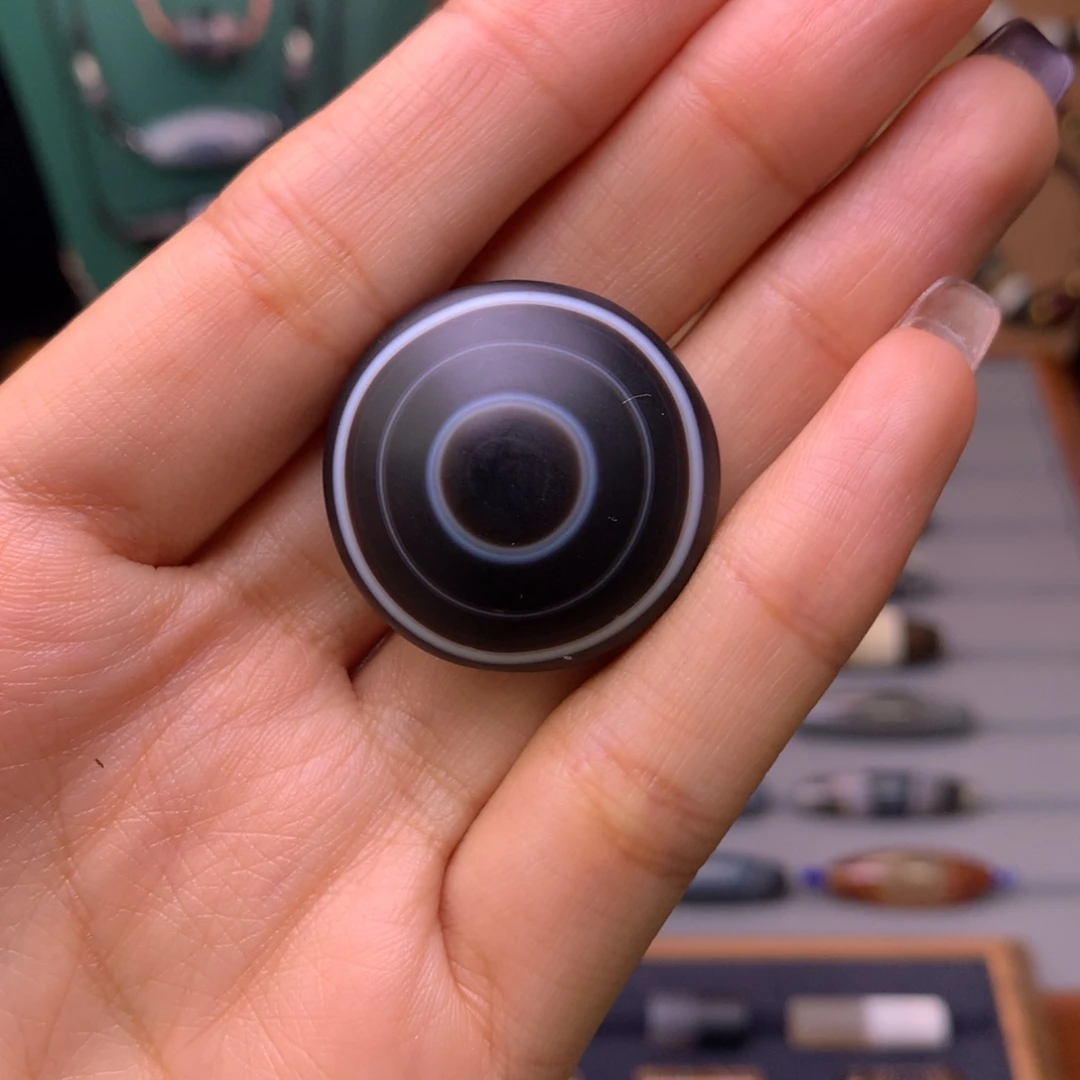 未镶嵌颈饰玛瑙/玉髓华*