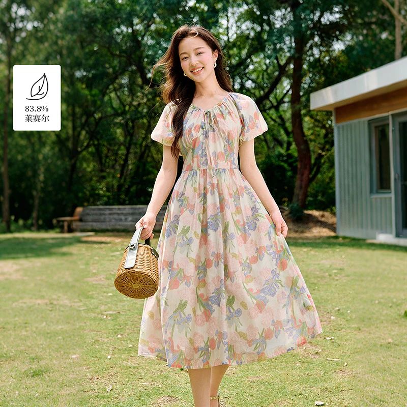 【一秒入夏】茵曼夏季莱赛尔甜美碎花V领连衣裙清新宽松短袖裙子