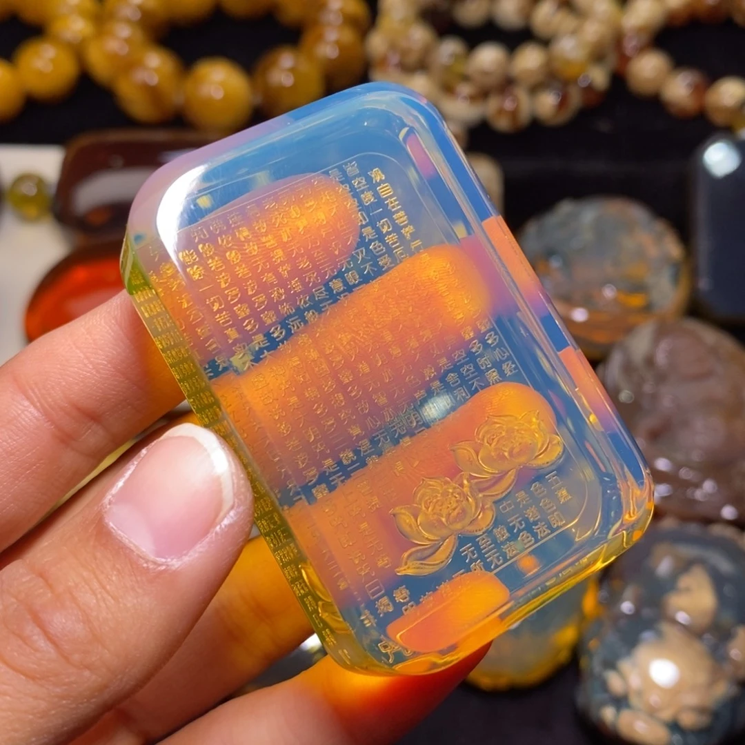 琥珀未镶嵌颈饰36.6克