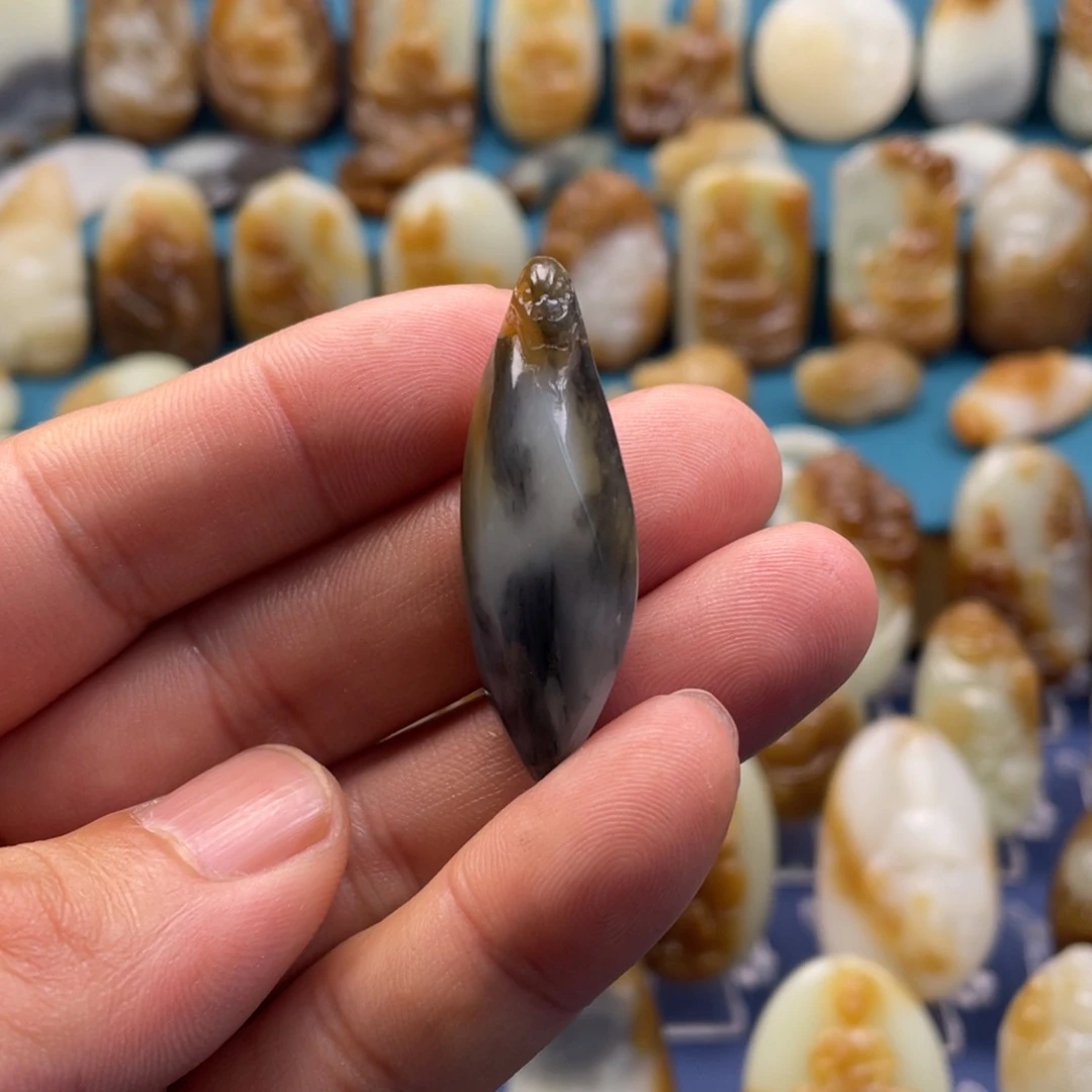 和田玉颈饰未镶嵌丨****心