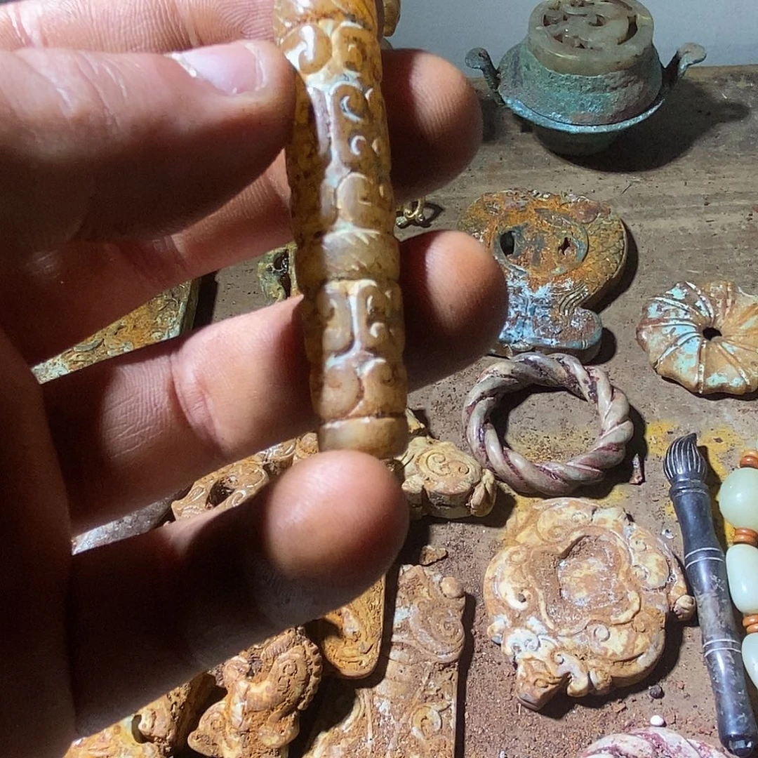 用***3颈饰未镶嵌和田玉（糖玉）