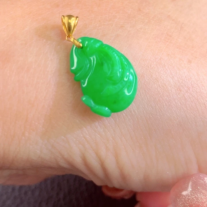 翡翠18K金镶嵌颈饰翡翠