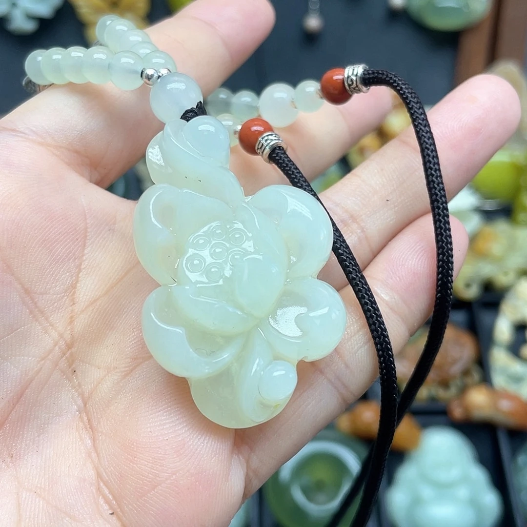 未镶嵌蛇纹石玉颈饰