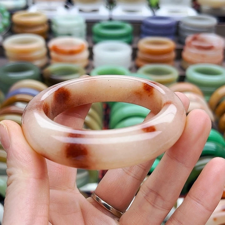 未镶嵌手镯（圆镯）石英质玉