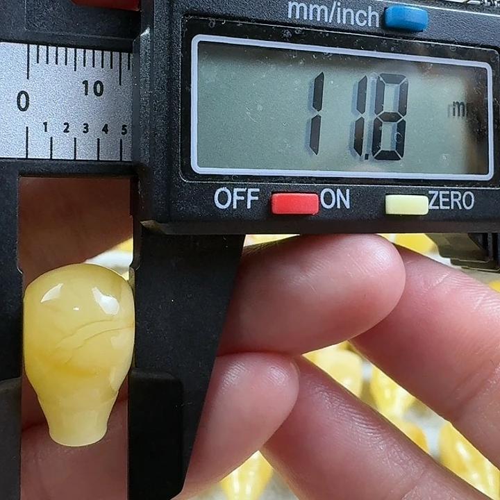 蜜蜡未镶嵌裸石15杂