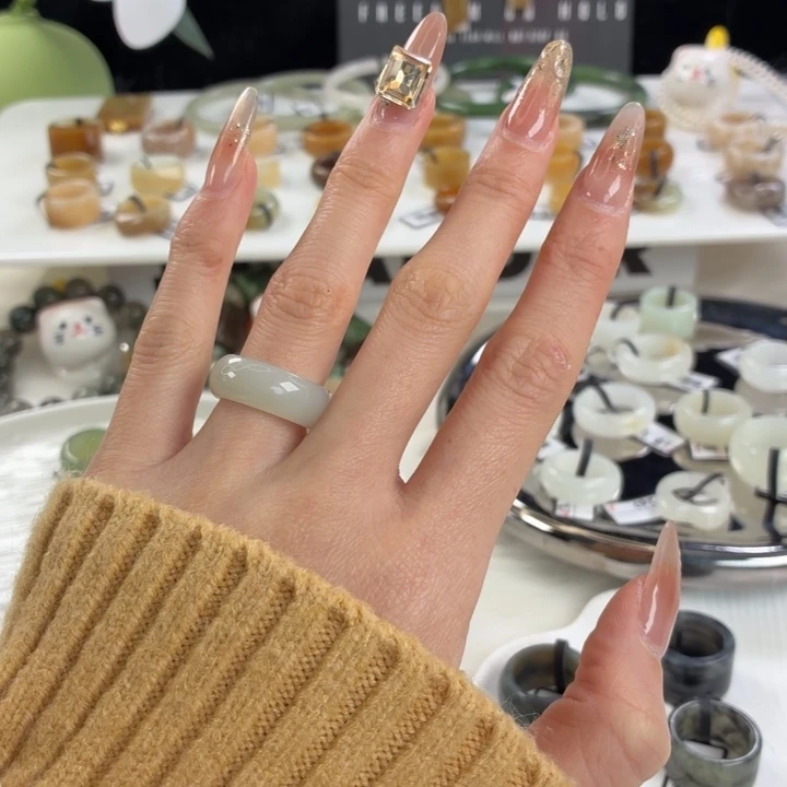 和田玉（糖玉）未镶嵌戒指j193俄白轮胎15.8