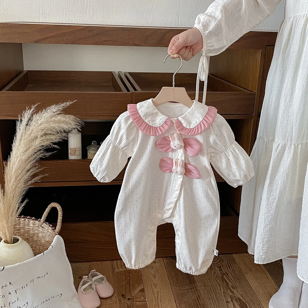 新款秋季婴幼儿卡通可爱连体衣女宝宝洋气翻领满月百天外出爬服