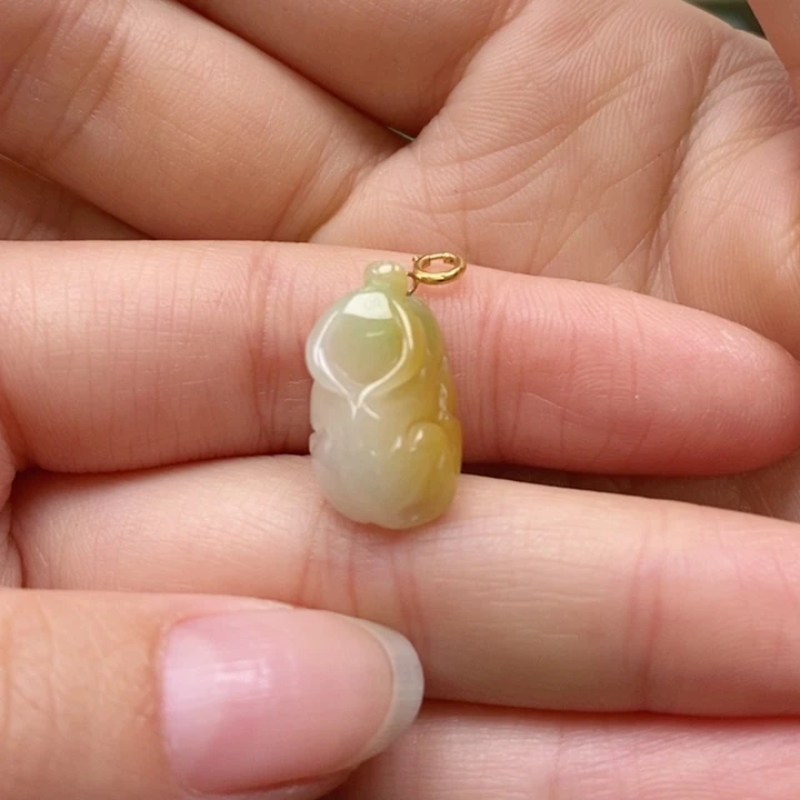 翡翠颈饰未镶嵌吊坠