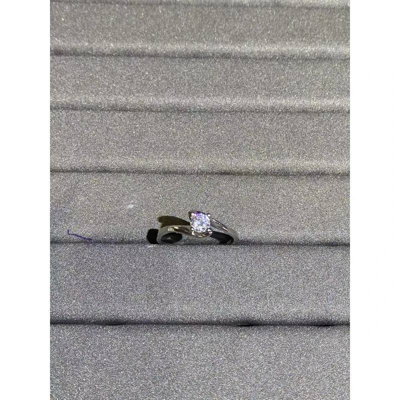 戒指 045扭臂四爪30分多样性发货