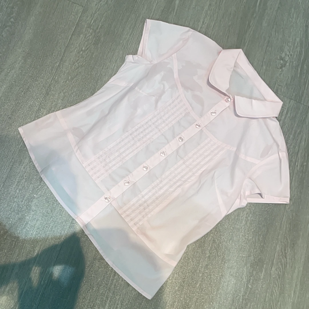 翻领前面分割坑条小飞袖短袖衬衫-果梓417