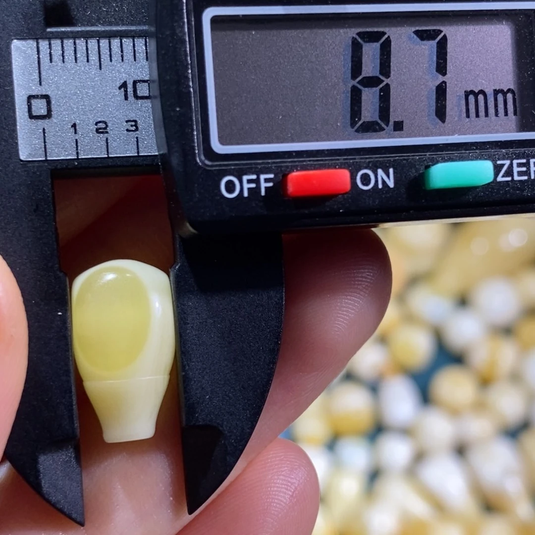 蜜蜡裸石未镶嵌配饰