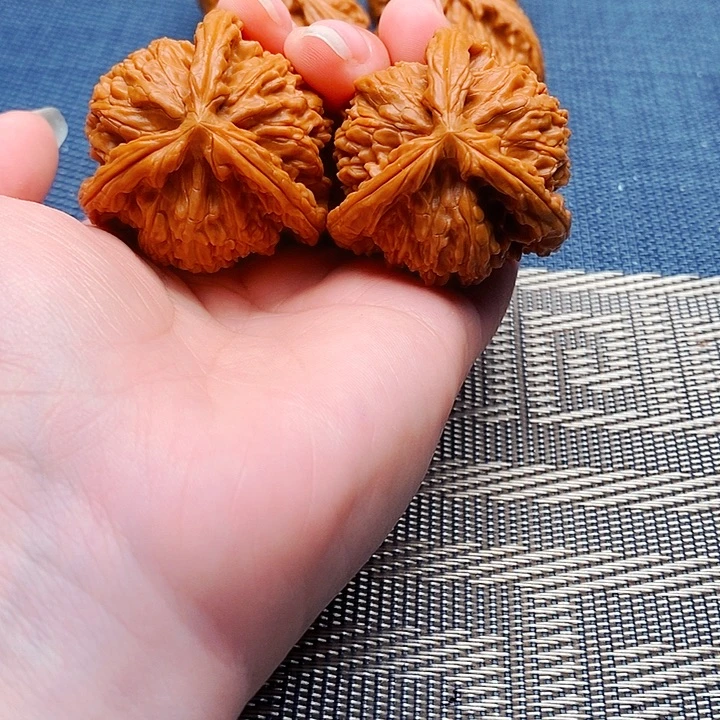 素***号文玩核桃吊坠三棱