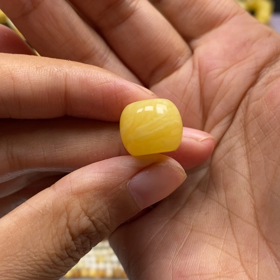 琥珀未镶嵌裸石蜜蜡