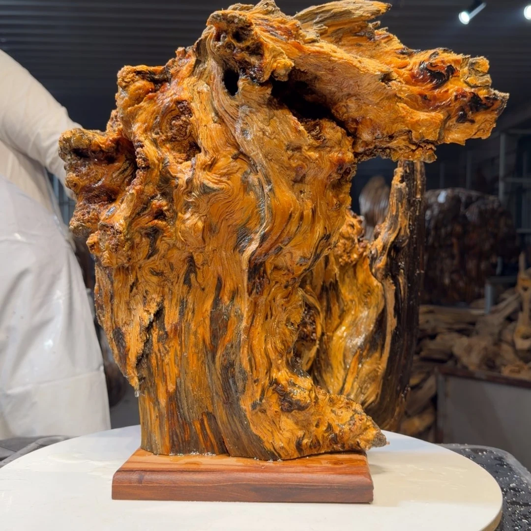 神***木木王一刀琥珀木摆件B43