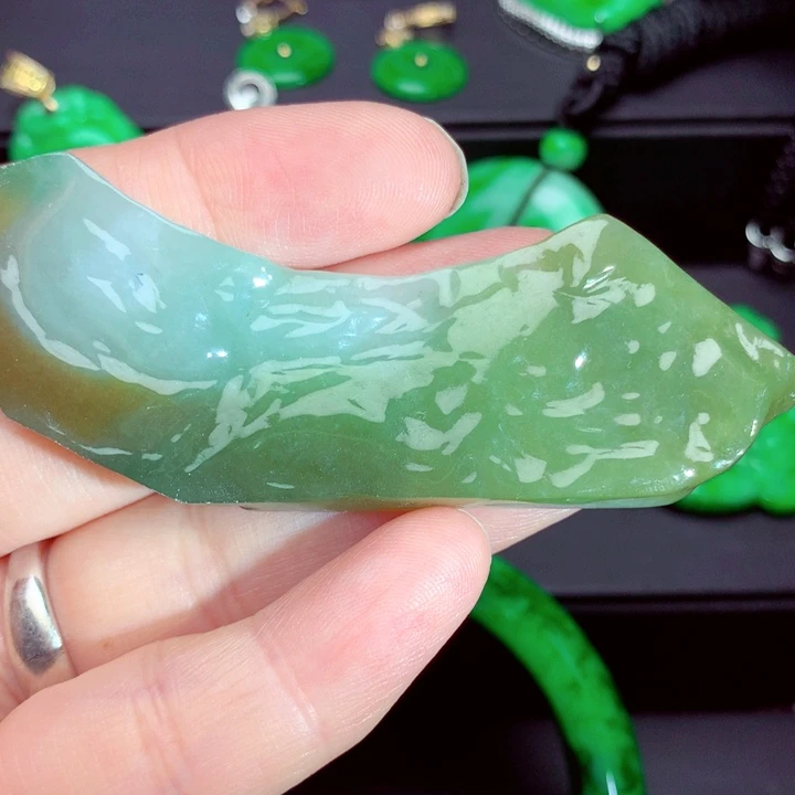 翡翠未镶嵌吊坠(不含链)