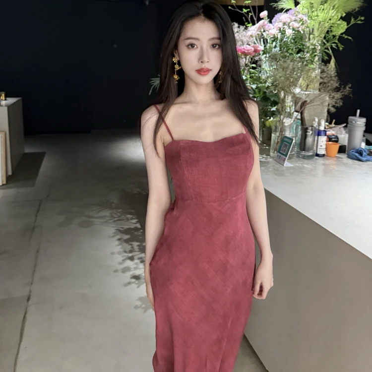 章蜜糖【大美人红裙】夏日战袍明媚大美人晕染显白性感吊带连衣裙