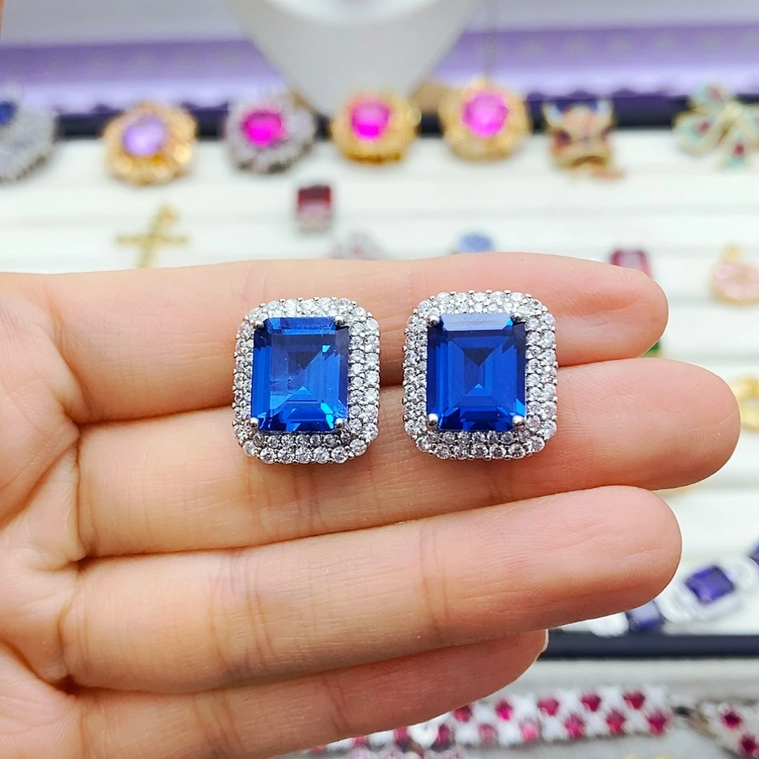 耳饰蓝宝石未镶嵌