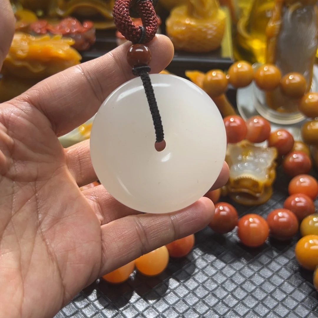 石英质玉未镶嵌颈饰