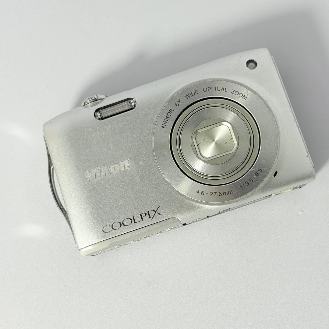 9新 Nikon/尼康 s3200 1600万像素 6倍光学变焦（no退no换）