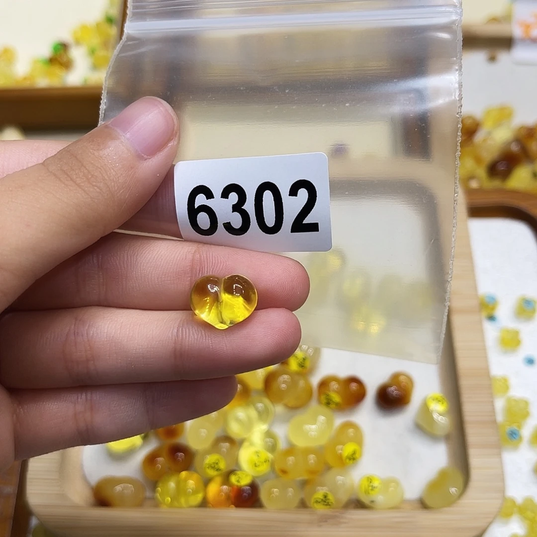 琥珀未镶嵌珠宝奇石