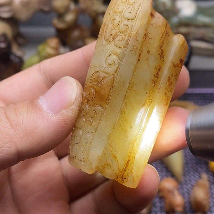 未镶嵌蛇纹石玉颈饰